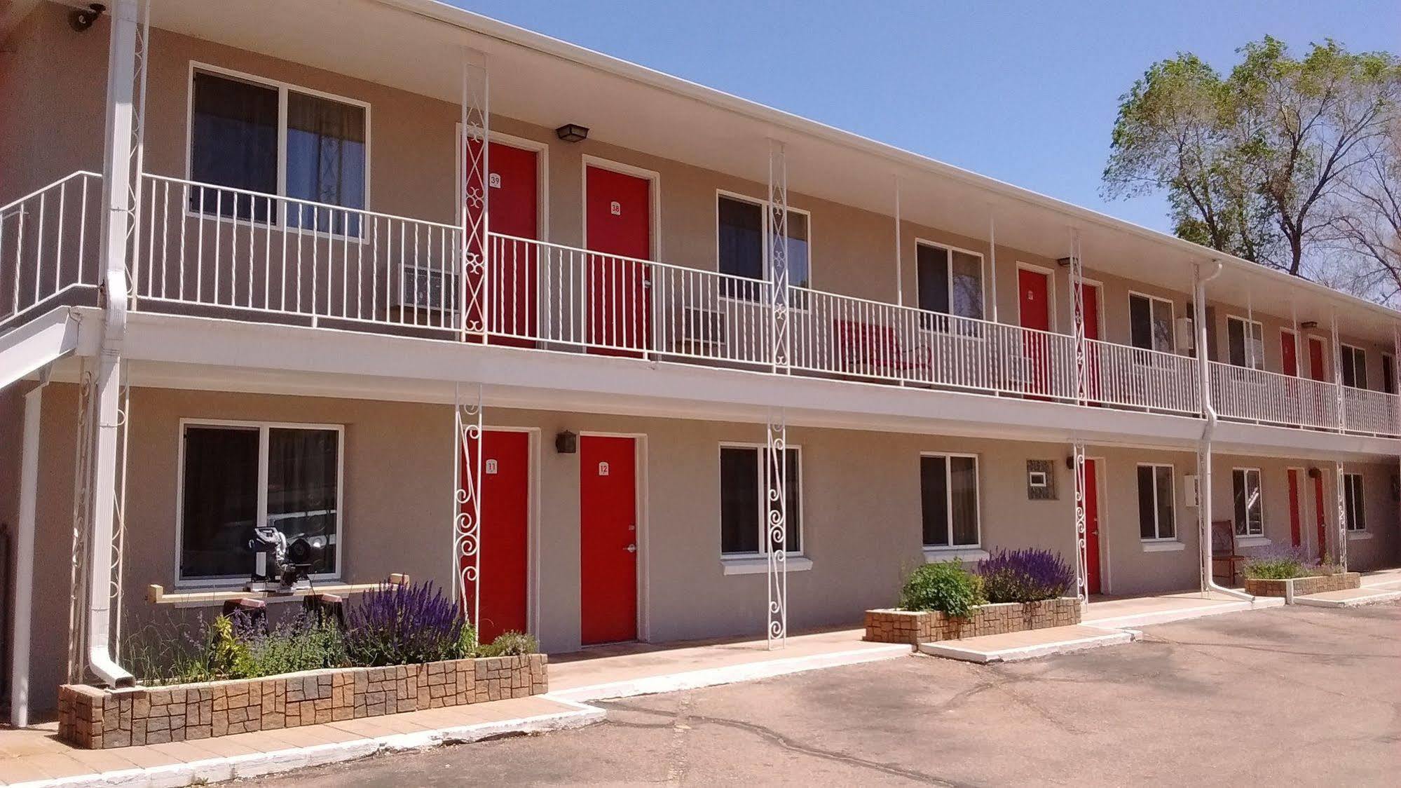 Red Wing Motel Маниту Спрингс Екстериор снимка